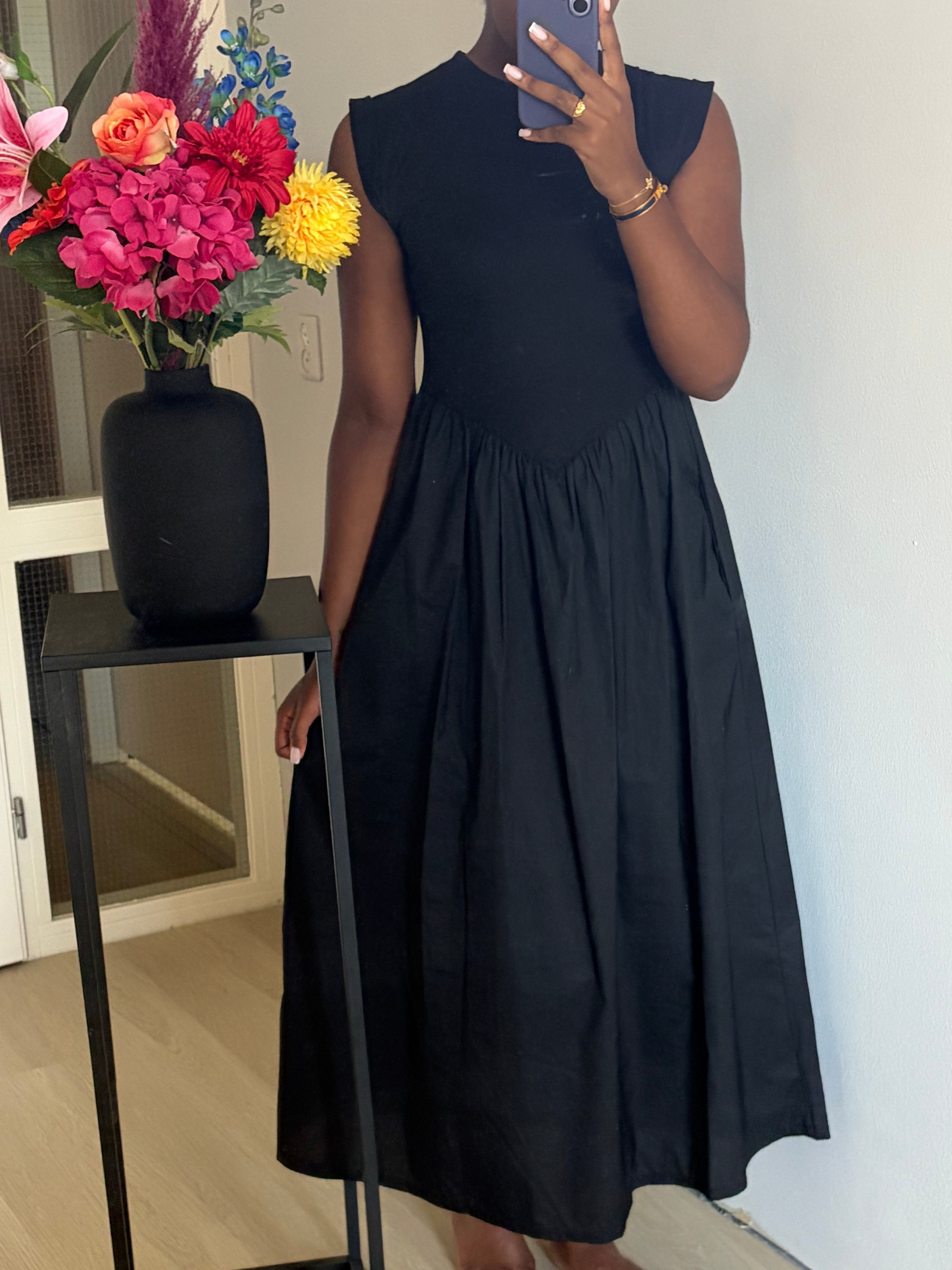 SARA BLACK DRESS